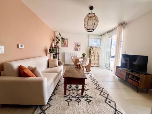 Appartement à louer 900 € 2 pièces 1 chambre 47,2 m² 1er étage Villabois-La Hutte Bruges 33520