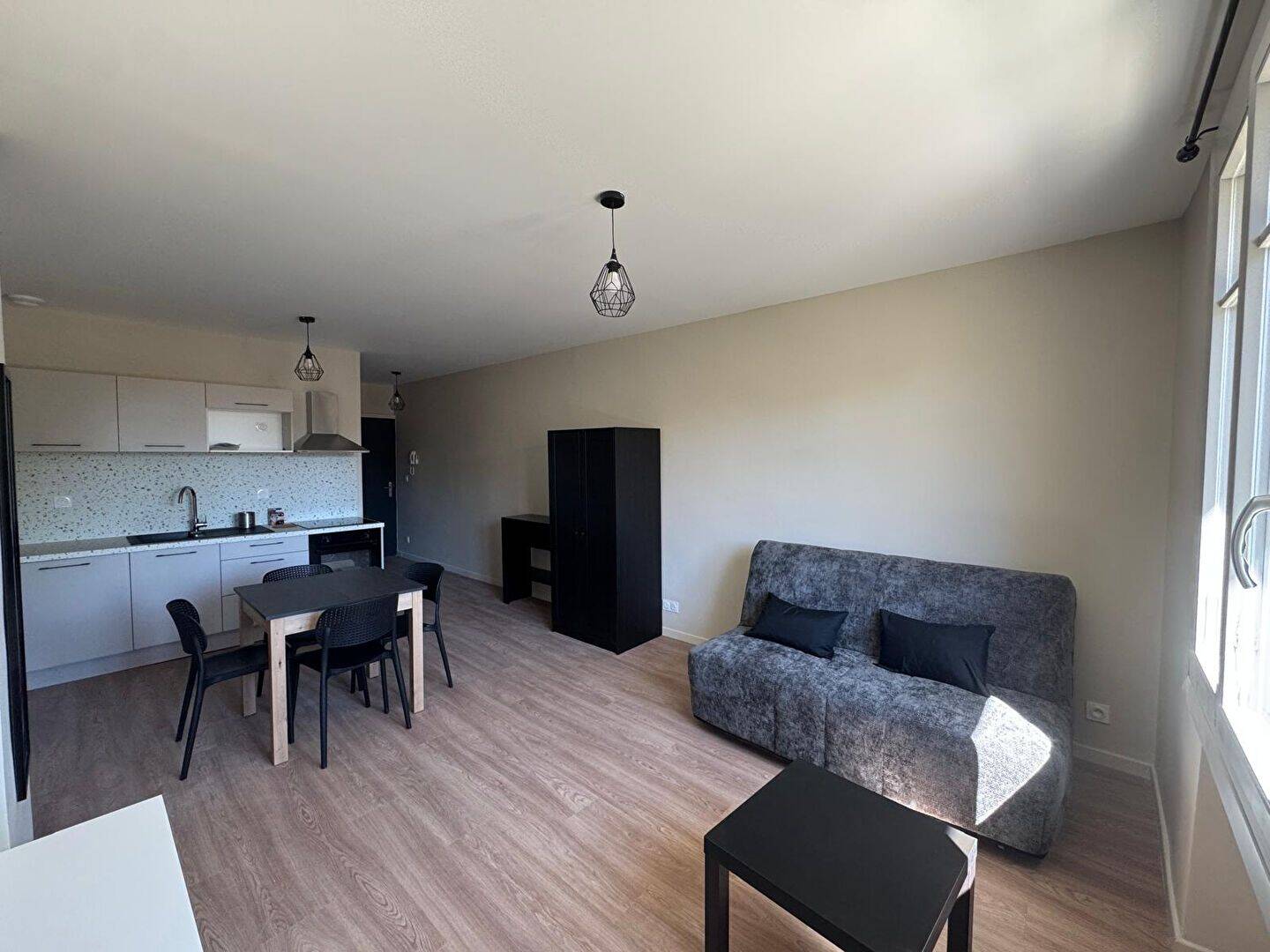 Appartement 1 pièce 30 m² · à Le Thor · 30,1 m² · 570 €/mois