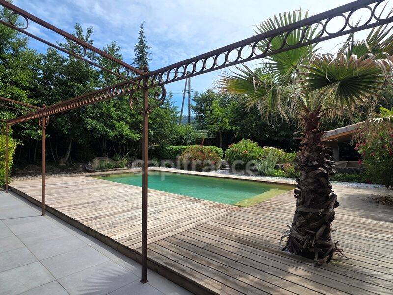 Maison 6 pièces 200 m² · à Piégros-la-Clastre · 200 m² · 450 000 €
