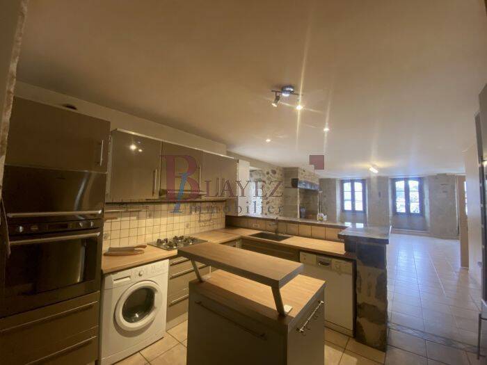Appartement 3 pièces 98 m² · à Treignac · 97,9 m² · 680 €