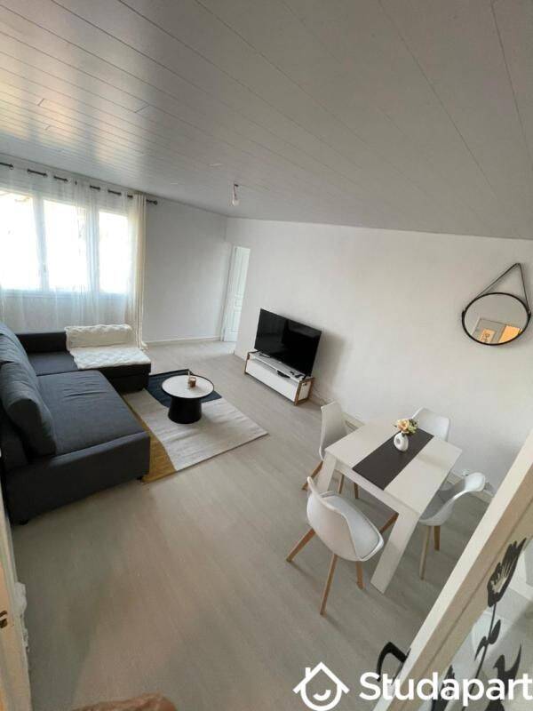 1 pièce 73 m² · à Mantes-la-Ville · 73 m² · 500 €/mois