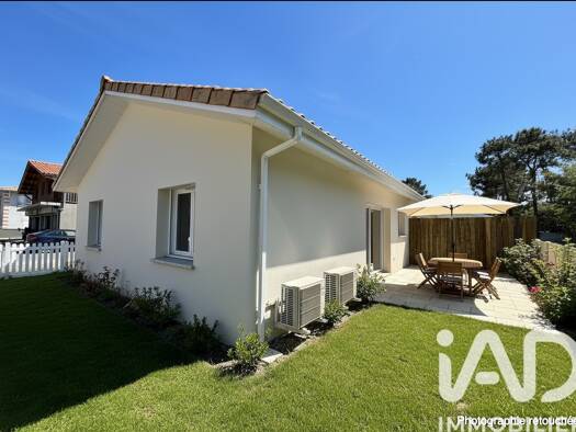 Maison de plain-pied à vendre 299 990 € 3 pièces 2 chambres 64 m² 200 m² de terrain Lacanau Océan Lacanau 33680
