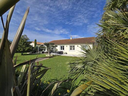 Maison à vendre 278 000 € 5 pièces 4 chambres 114 m² 789 m² de terrain Bessines 79000