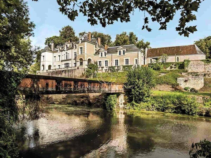 Maison 25 pièces 1200 m² · à Blois · 1 200 m² · 2 700 000 €