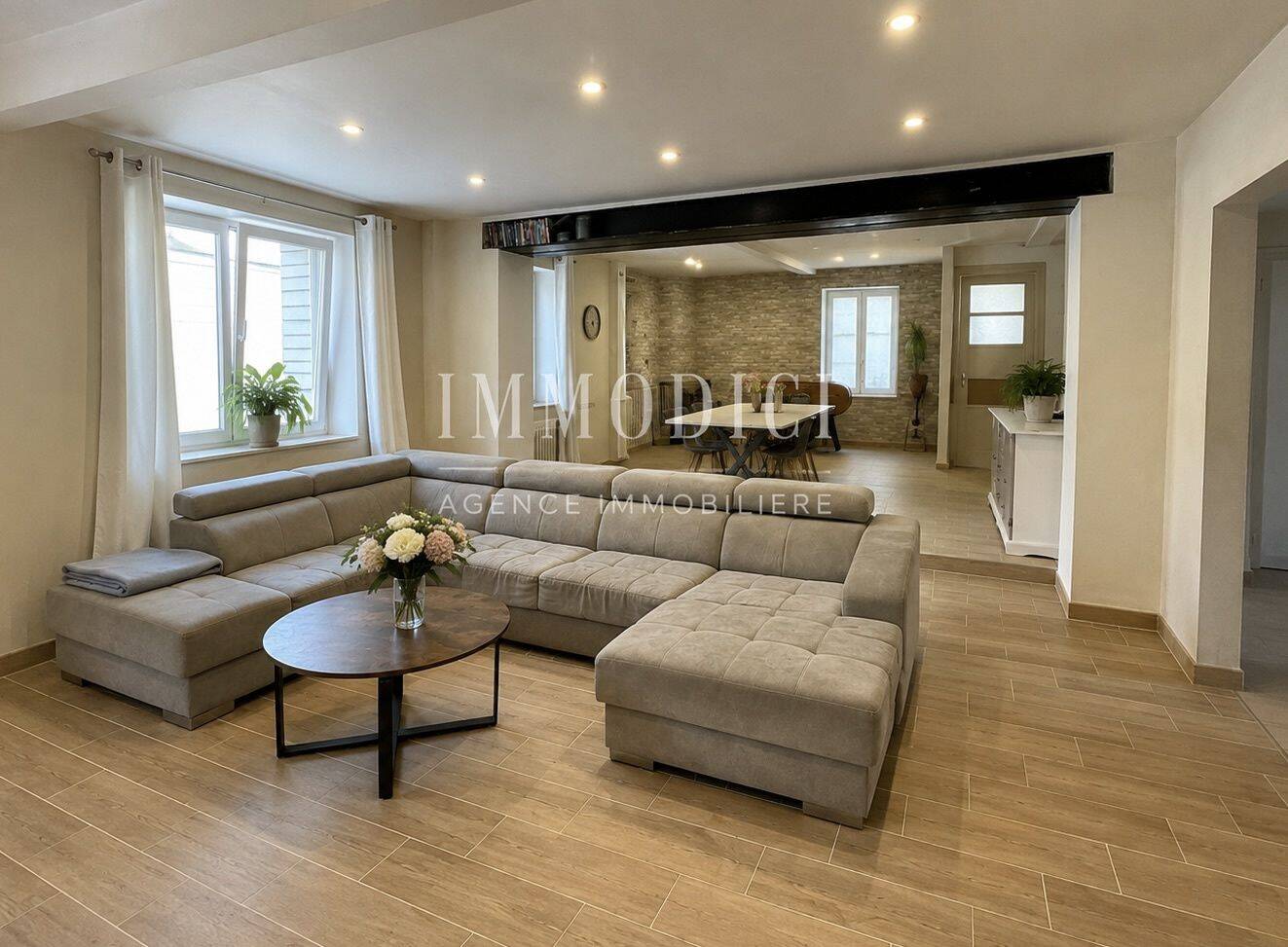 Maison 6 pièces 147 m² · à Villié-Morgon · 147 m² · 294 000 €