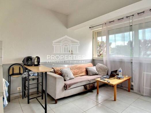 Appartement à vendre 130 000 € 2 pièces 1 chambre 27 m² Étage 1/2 Centre Bormes-les-Mimosas 83230