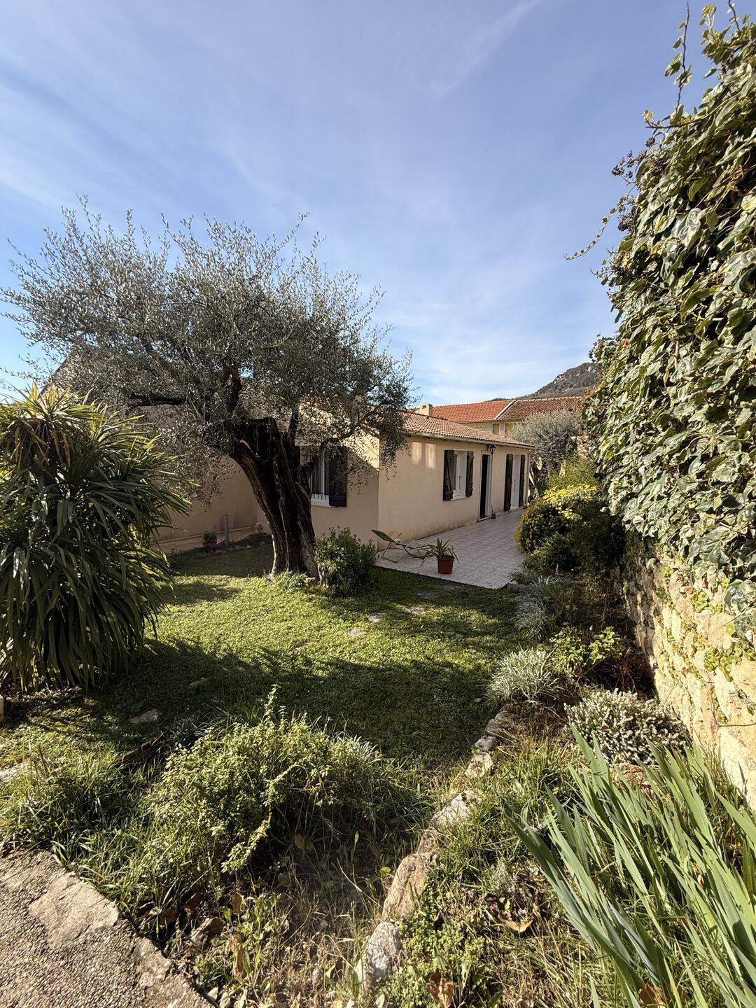 Maison 8 pièces 143 m² · à Le Bar-sur-Loup · 143,1 m² · 480 000 €