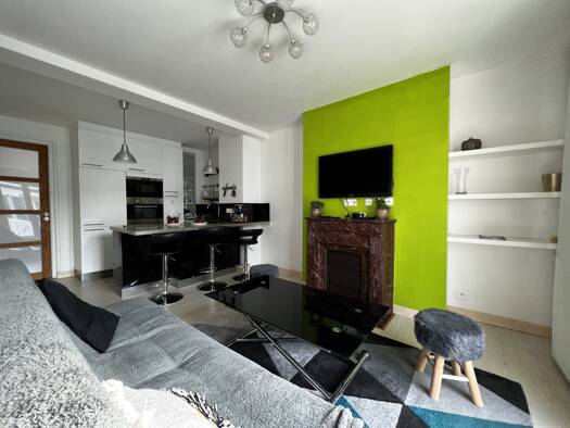 Appartement à louer 450 € 3 pièces 2 chambres 55 m² Étage 3/3 Centre Brest 29200