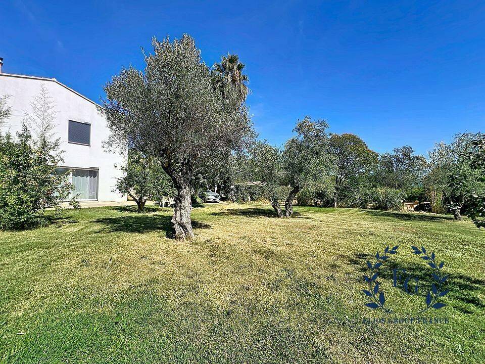 Maison 5 pièces 160 m² · à Carnoules · 160 m² · 548 000 €