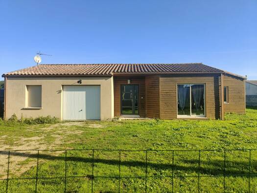 Maison de plain-pied à vendre 197 000 € 4 pièces 3 chambres 101 m² 1 200 m² de terrain Beauvoir-sur-Niort 79360