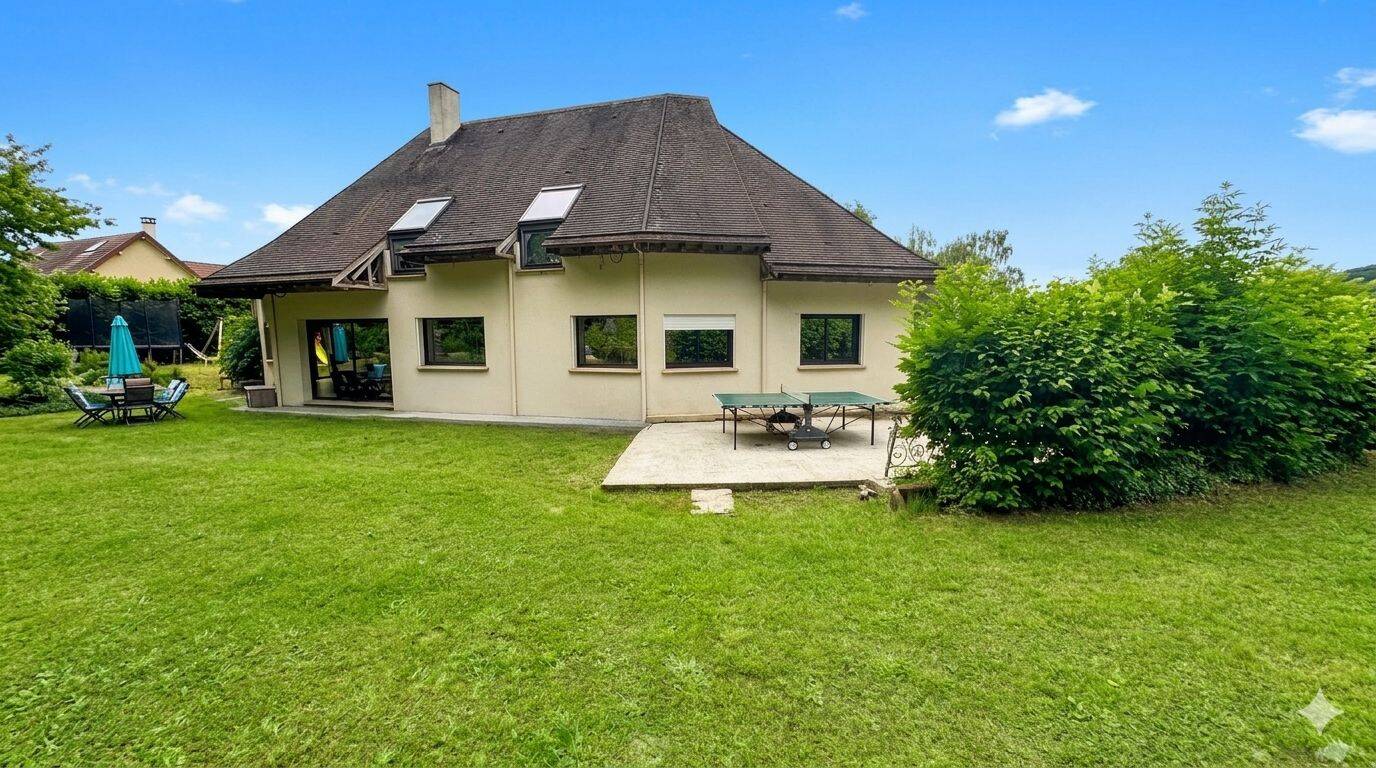 Maison 7 pièces 244 m² · à Senlis · 244 m² · 639 000 €