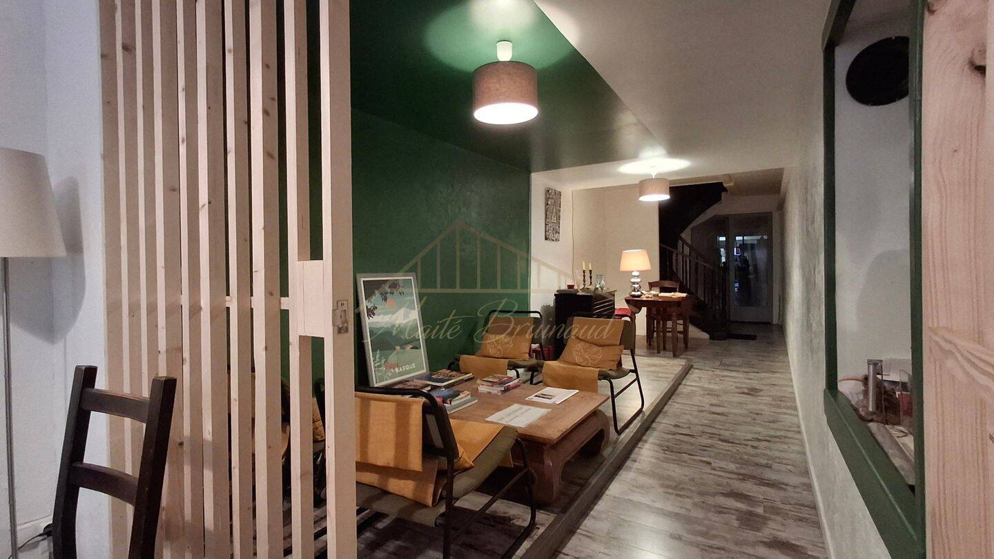 Maison 9 pièces 350 m² · à Saint-Jean-Pied-de-Port · 350 m² · 624 000 €
