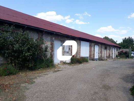 Local d'activités à louer 1 100 € 100 m² d'espace de stockage Saint-Germain-de-la-Grange 78640