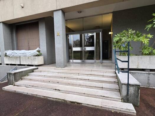 Appartement à vendre 214 120 € 1 pièce 24,3 m² RDC/6 Boulogne-Billancourt 92100