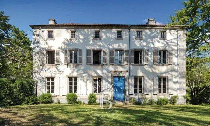 Maison 12 pièces 415 m² · à Riom · 415 m² · 595 000 €