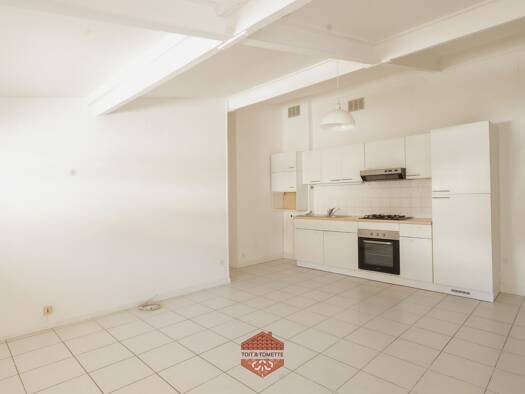 Appartement à vendre 120 000 € 2 pièces 1 chambre 43 m² Étage 1/1 Les Riaux Marseille 16ème arrondissement 13016