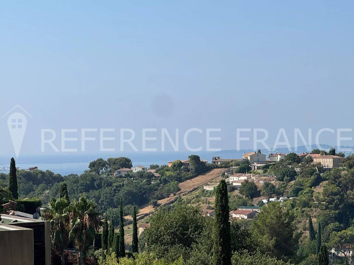 MAISON MITOYENNE. DISPONIBLE MAINTENANT. — 2