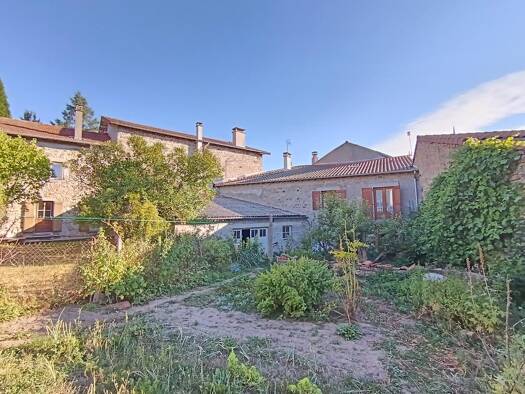 Maison à vendre 125 000 € 14 pièces 10 chambres 300 m² 615 m² de terrain Saint-Pal-de-Chalencon 43500