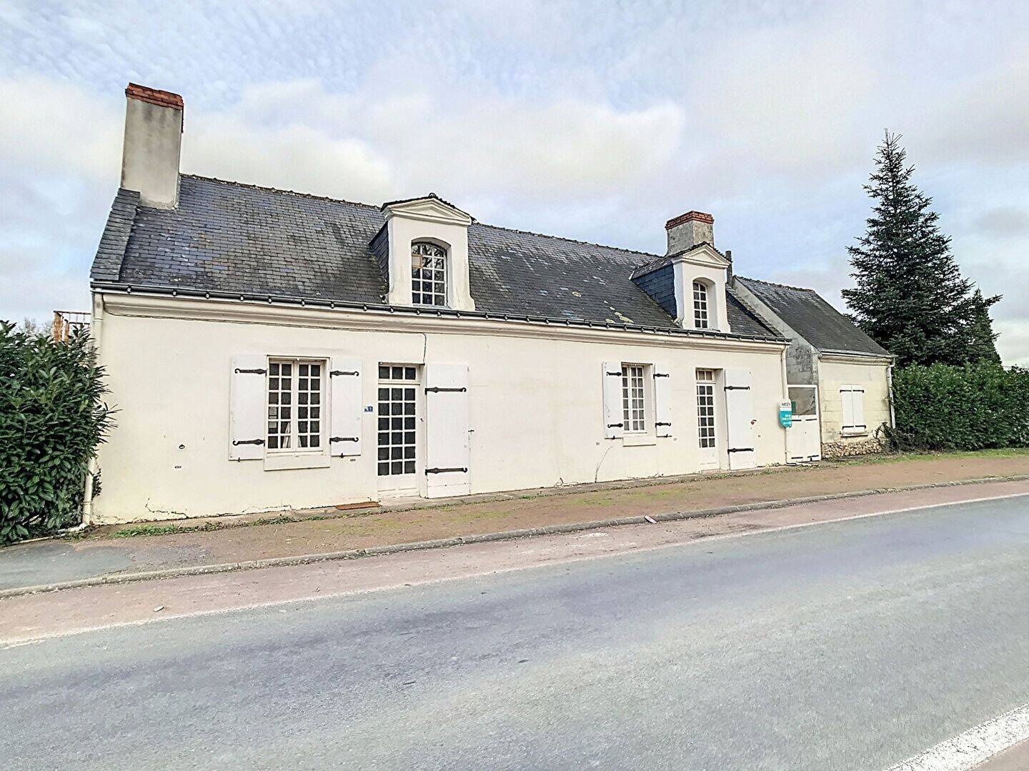 Maison 7 pièces 166 m² · à Gennes-Val-de-Loire · 165,8 m² · 149 500 €
