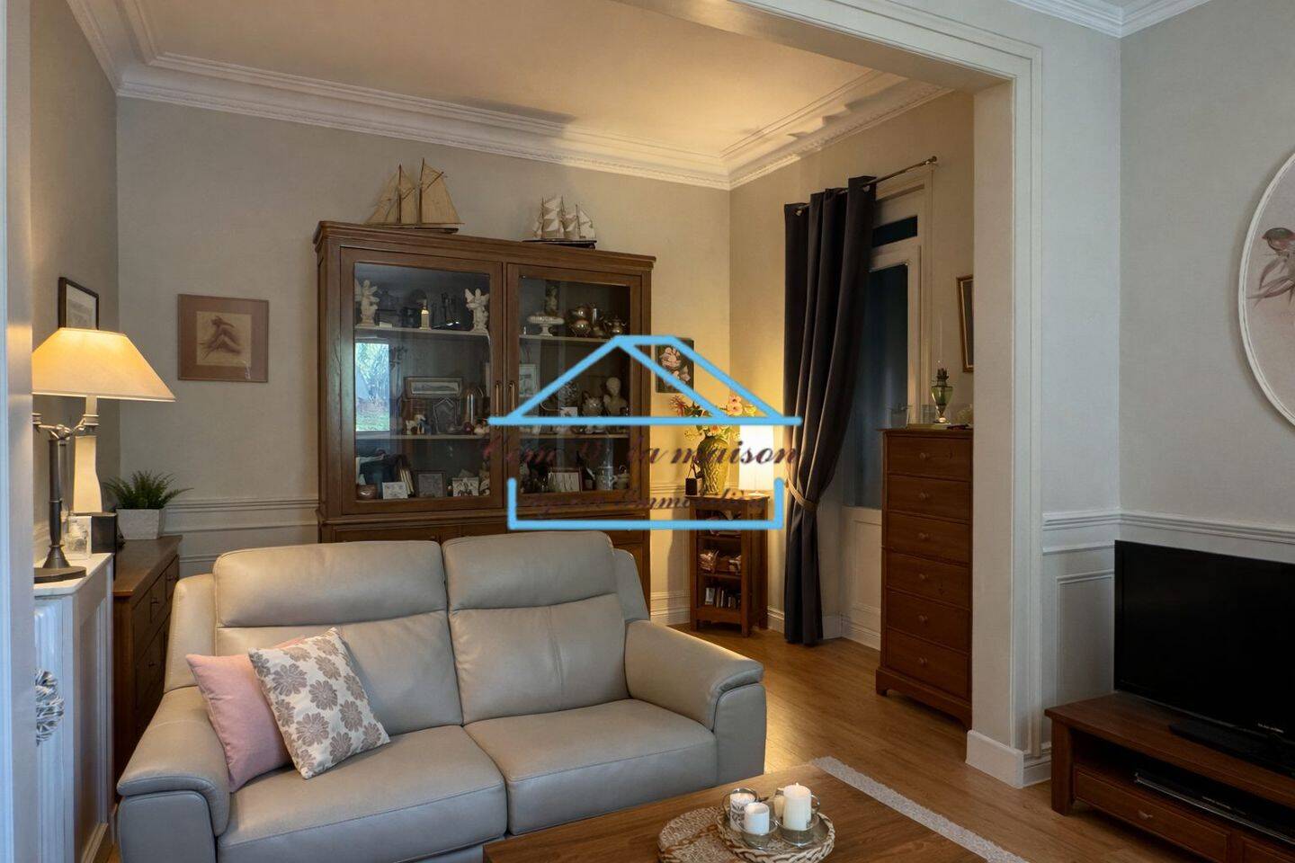 Maison 8 pièces 180 m² · à Saint-Laurent-de-Brèvedent · 180 m² · 341 000 €