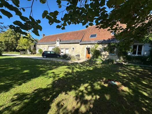 Maison à vendre 228 000 € 4 pièces 2 chambres 93 m² 3 949 m² de terrain Genillé 37460