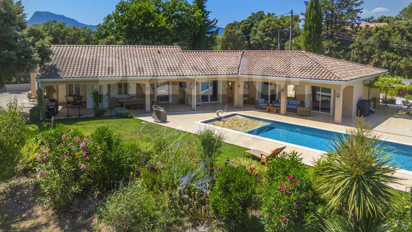 Maison 4 pièces 177 m² · à Solliès-Pont · 177 m² · 980 000 €