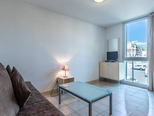 Appartement à louer 940 € 1 pièce 27 m² Centre-Haut de Cagnes Cagnes-sur-Mer 06800