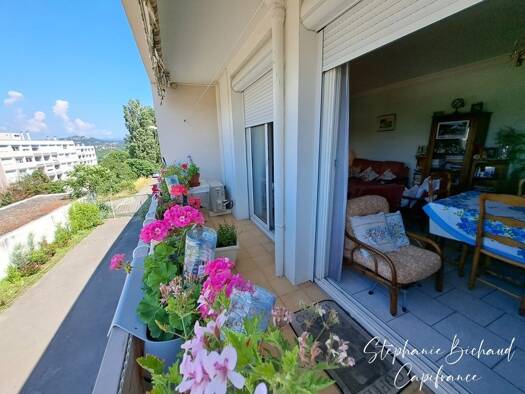 Appartement en viager occupé Bouquet 63 200 € 3 pièces 2 chambres 70 m² Étage 1/1 Les Arboras Grigny-sur-Rhône 69520