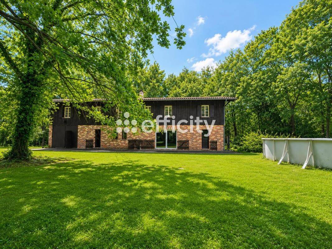 Maison 7 pièces 220 m² · à Sainte-Hélène · 220 m² · 525 000 €