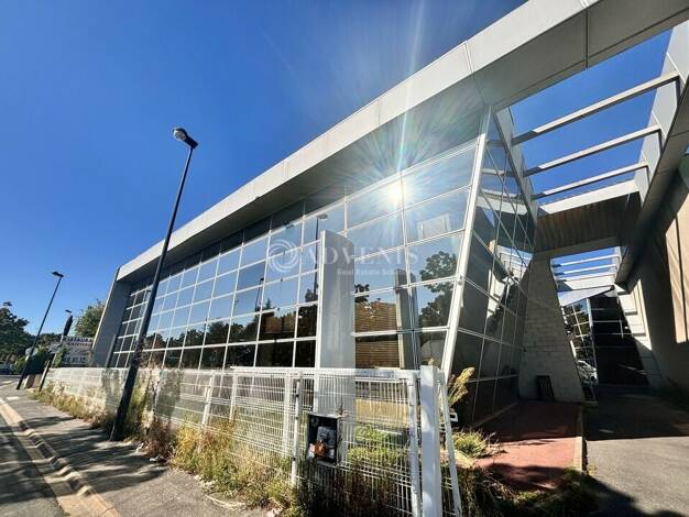 Espace bureau à louer 10 119 € 945 m² de bureaux divisible jusqu'à 945 m² Quatres Cités-Simonettes-ZI Champigny-sur-Marne 94500
