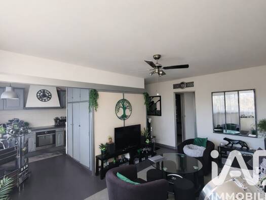 Appartement à vendre 160 000 € 3 pièces 2 chambres 62 m² Étage 4/4 Bois l'Eveque Combs-la-Ville 77380