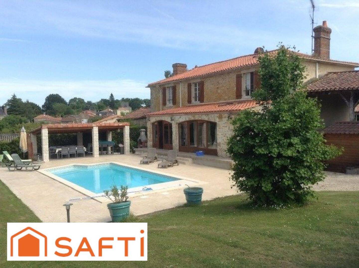Maison 7 pièces 185 m² · à La Jaudonnière · 185 m² · 365 000 €