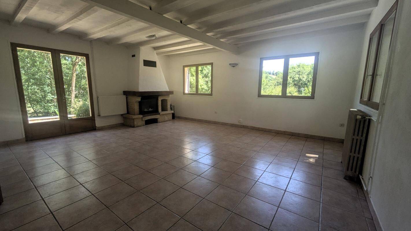 Maison 5 pièces 106 m² · à Valady · 105,9 m² · 900 €