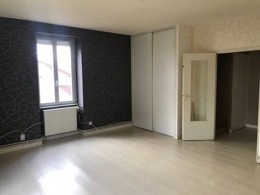 Duplex à louer 490 € 4 pièces 3 chambres 90 m² Étage 2/2 Thizy-les-Bourgs 69240