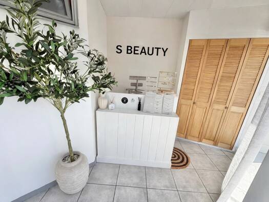 Local commercial à vendre 34 000 € 55 m² de surface de vente Capouchiné Nîmes 30900