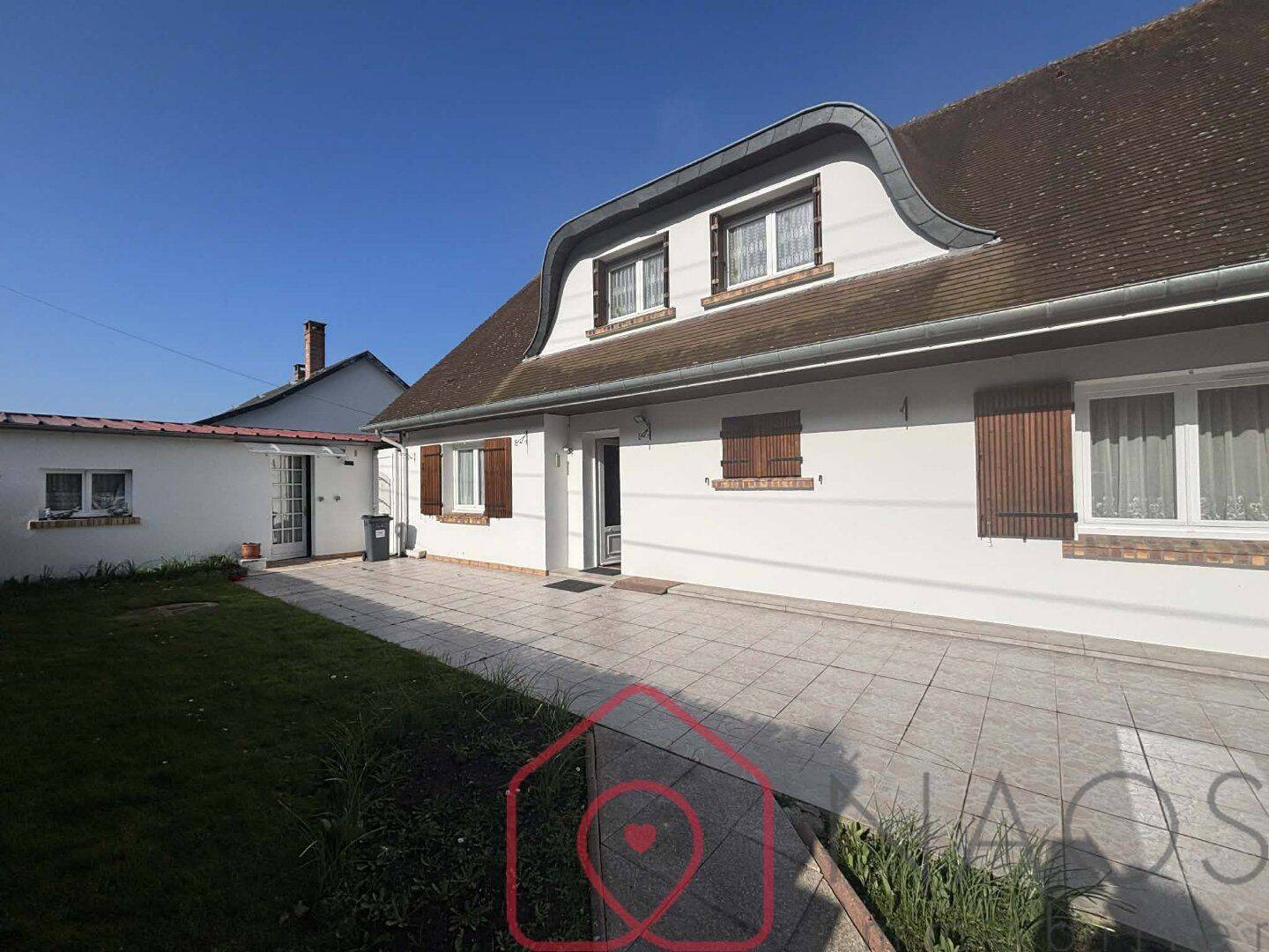 Maison 10 pièces 168 m² · à Eu · 168 m² · 280 000 €