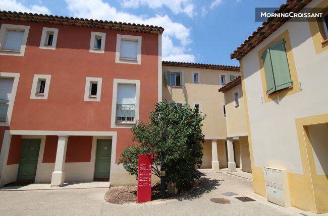 Appartement 4 pièces 80 m² · à Rousset · 80 m² · 2 220 €