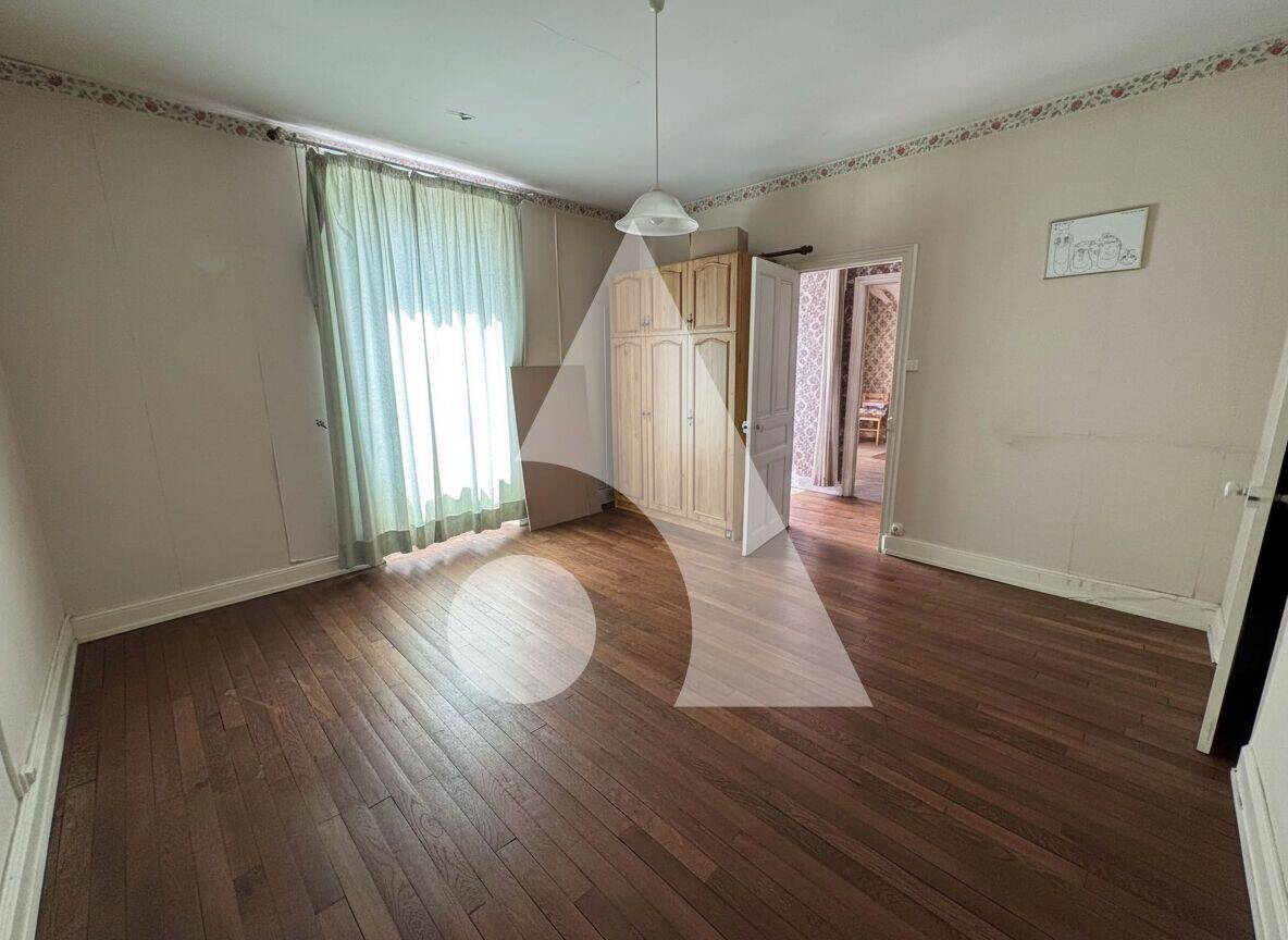 Maison 6 pièces 210 m² · à Liffol-le-Grand · 210 m² · 145 000 €