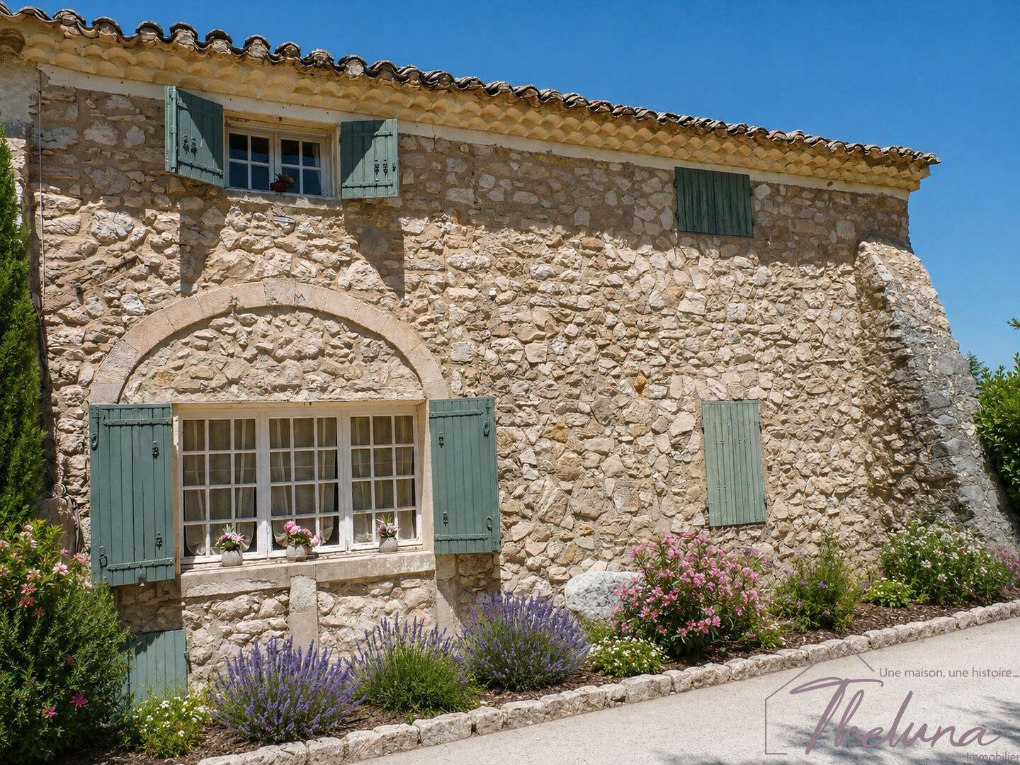 Maison 8 pièces 175 m² · à Eygalières · 175 m² · 725 000 €