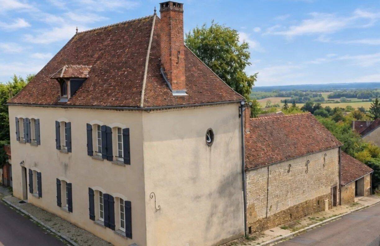 Maison 263 m² · à Neuvy-Sautour · 263 m² · 445 000 €