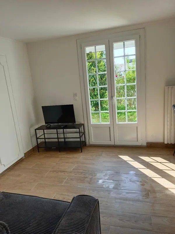 Appartement 1 pièce 15 m² · à Ozoir-la-Ferrière · 15 m² · 600 €