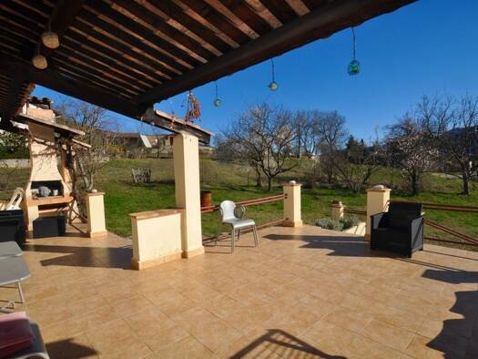 Maison à vendre 378 000 € 5 pièces 4 chambres 158 m² 1 789 m² de terrain Méailles 04240