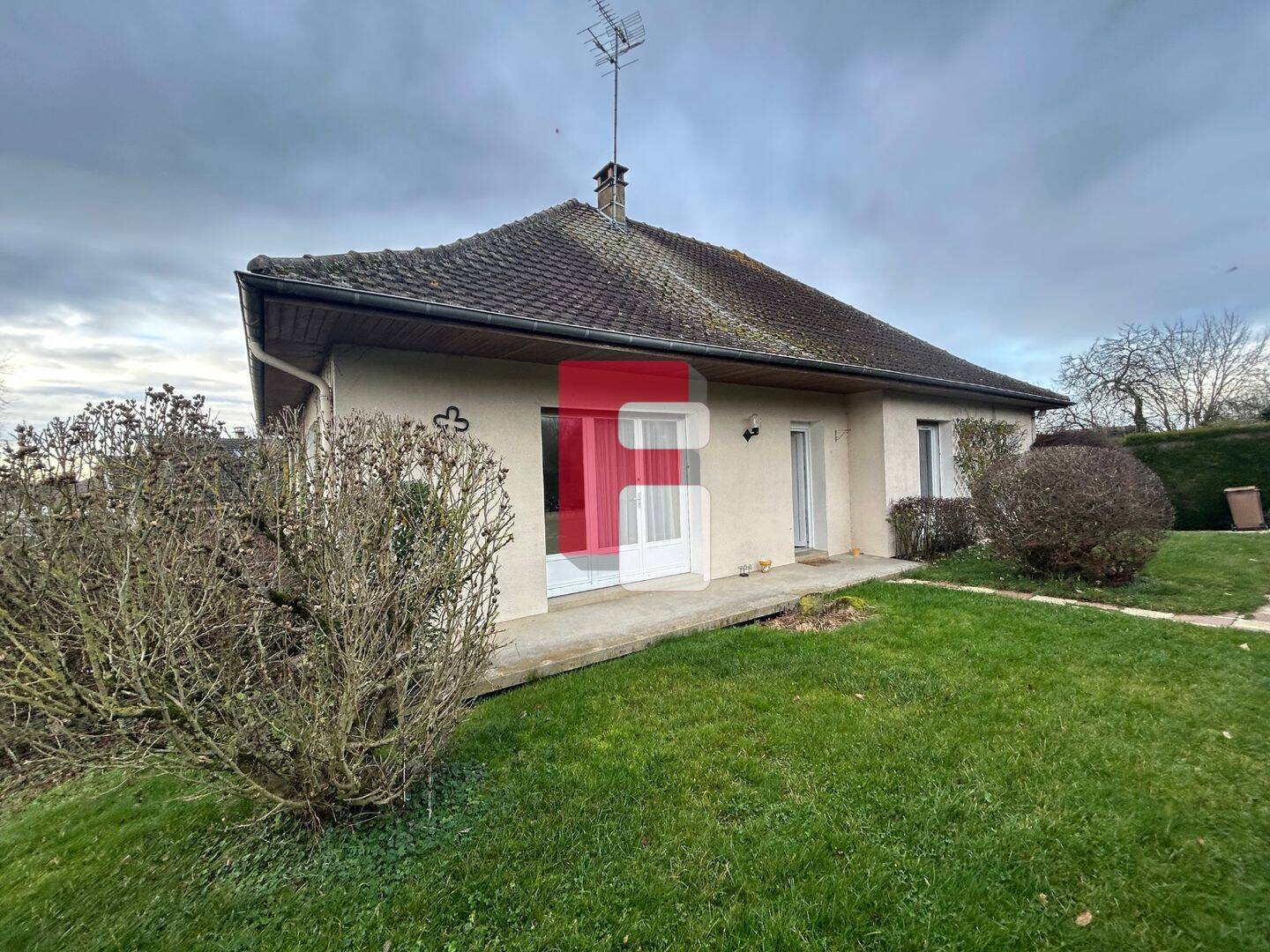 Maison 6 pièces 118 m² · à Verrières · 118 m² · 253 000 €