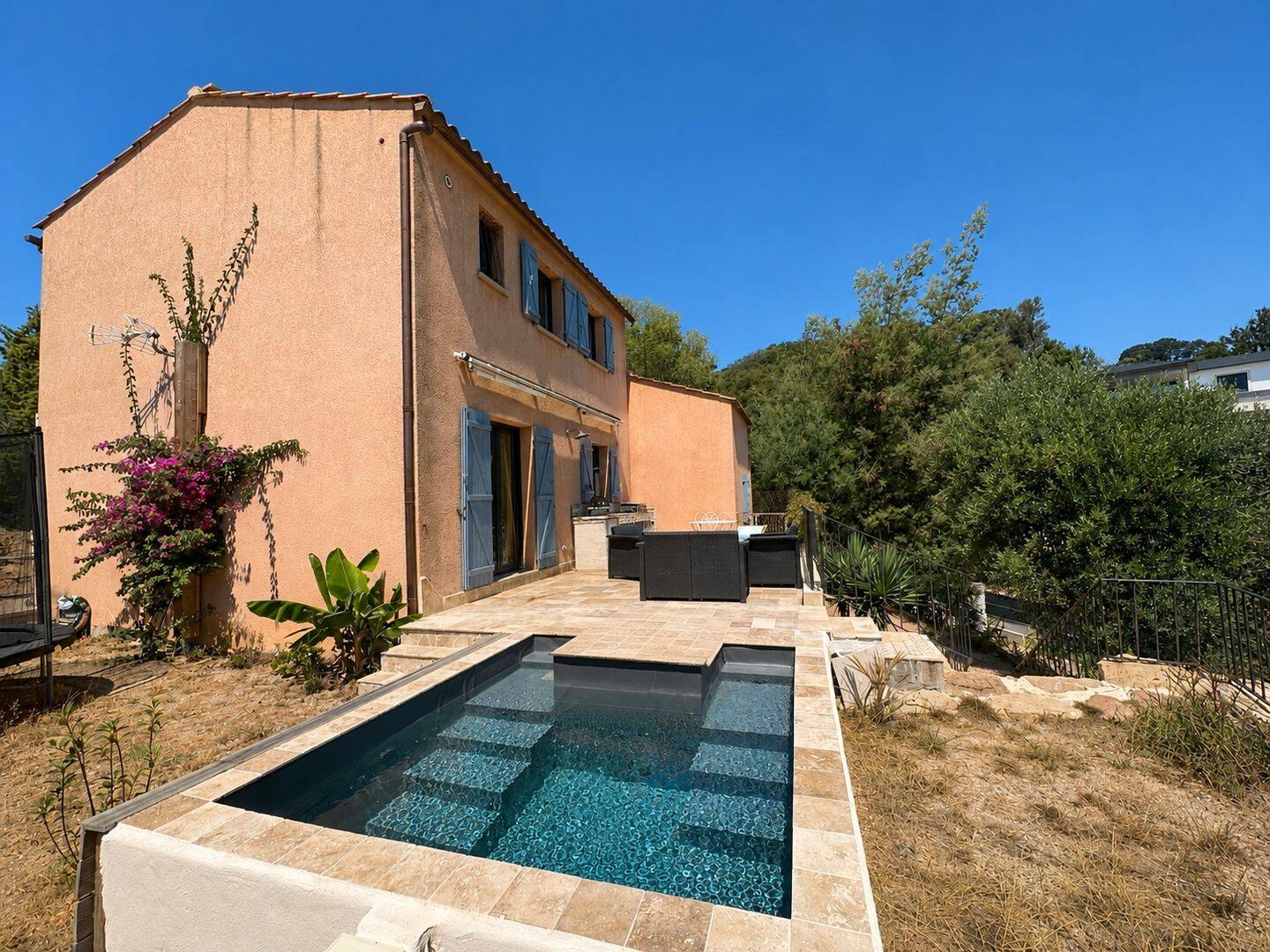 Maison 5 pièces 120 m² · à Alata · 120 m² · 563 000 €