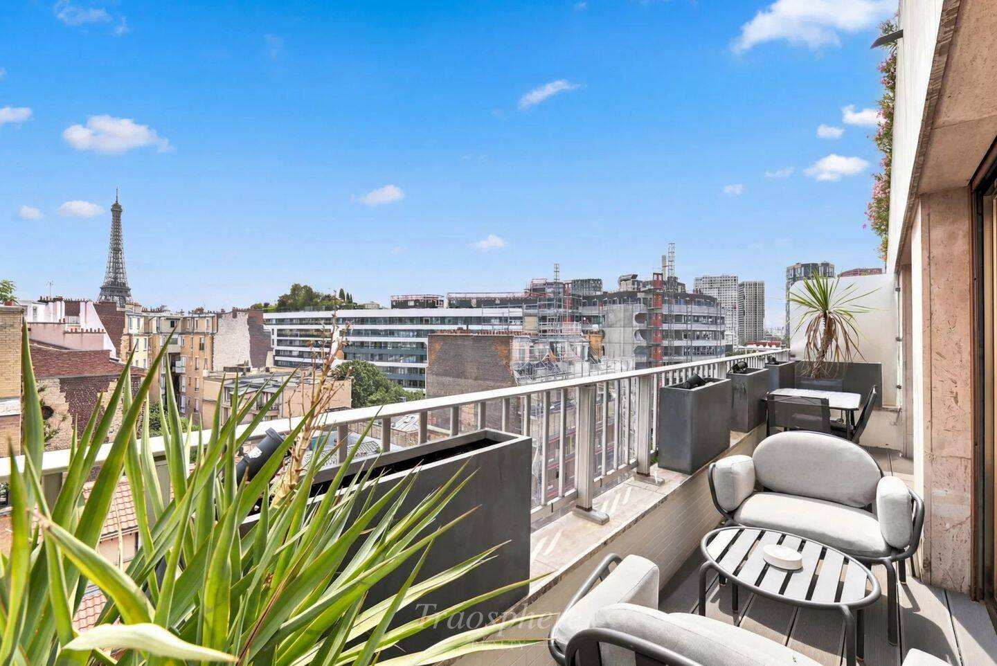 Appartement 2 pièces 80 m² · à Paris 16ème Arrondissement · 80 m² · 10 400 €