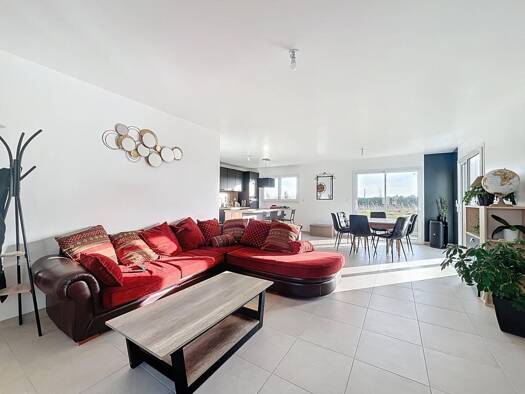 Maison de plain-pied à vendre 252 000 € 5 pièces 4 chambres 100 m² 709 m² de terrain Le Cloître-Saint-Thégonnec 29410