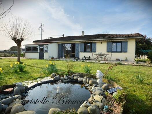 Maison de plain-pied à vendre 240 000 € 4 pièces 2 chambres 111 m² 913 m² de terrain Bordes 64510