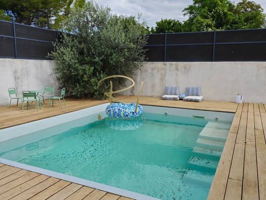 Maison à vendre 370 000 € 8 pièces 4 chambres 270 m² Allègre-les-Fumades 30500