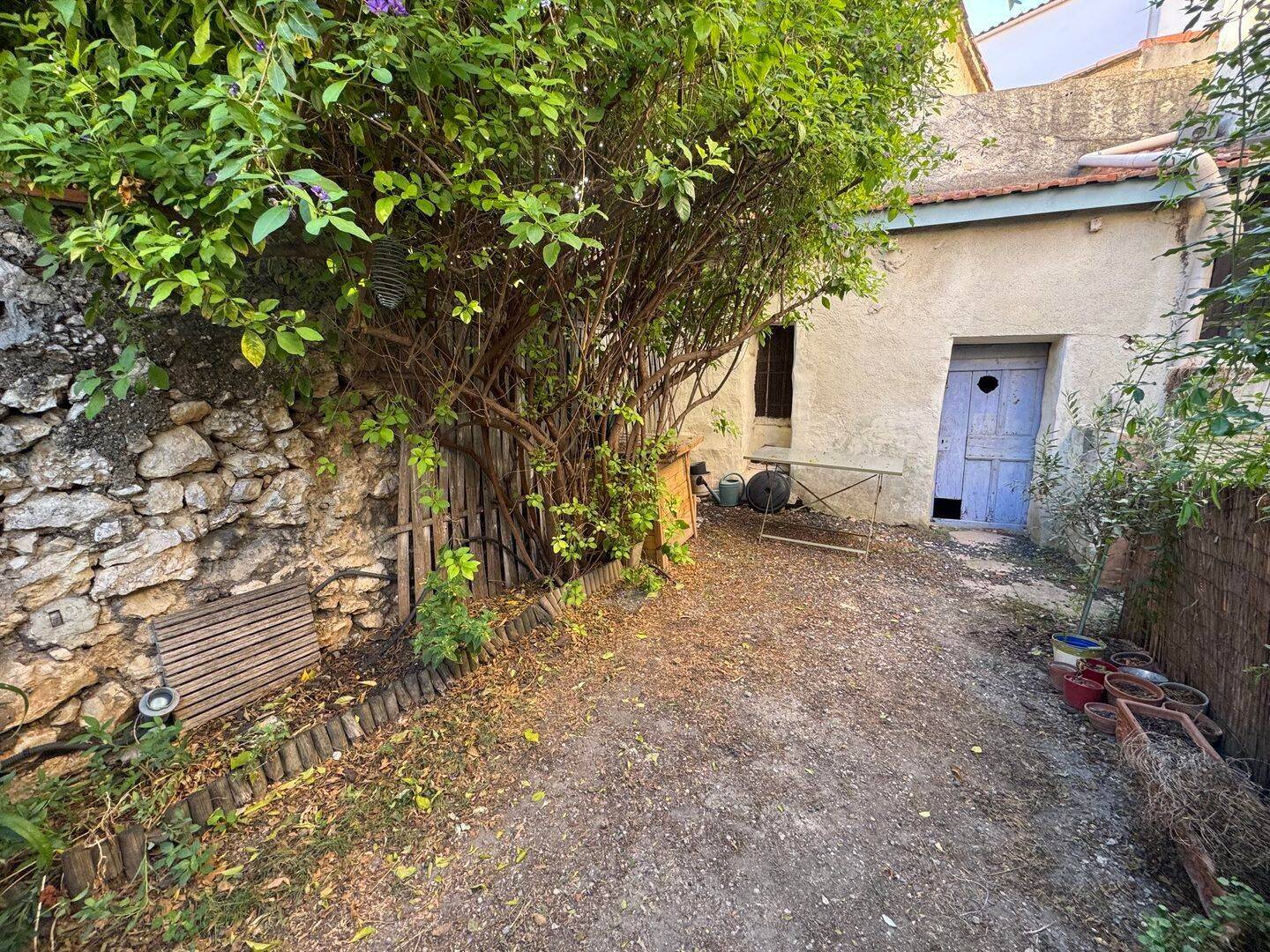 Appartement 3 pièces 36 m² · à Marseille 7ème Arrondissement · 35,9 m² · 1 045 €/mois