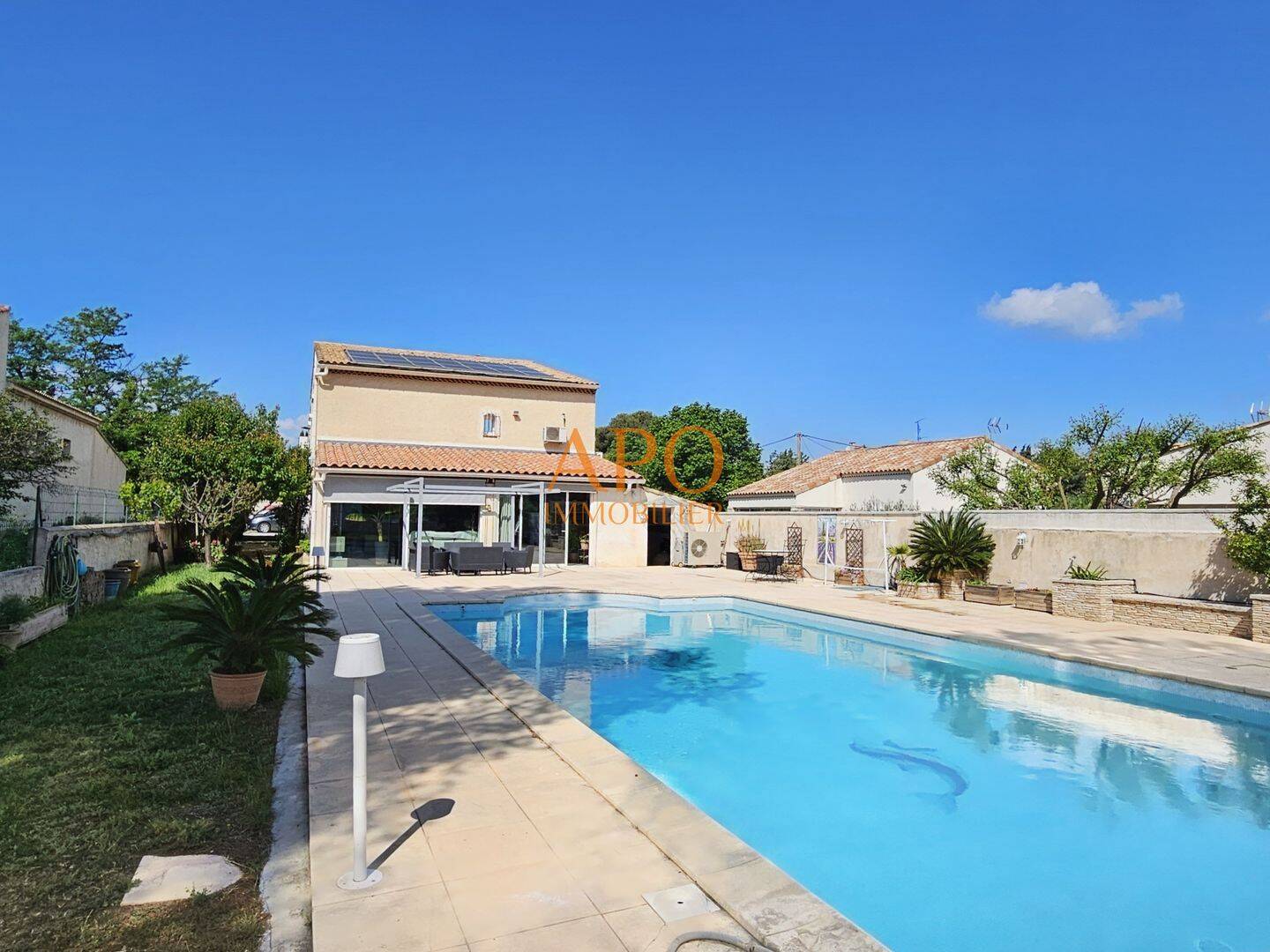Maison 10 pièces 310 m² · à Gignac-la-Nerthe · 310 m² · 699 000 €